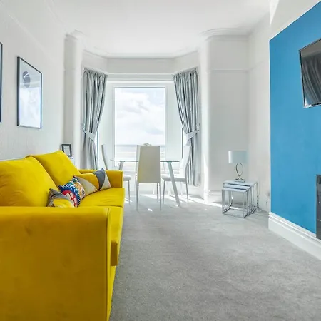 Charles Alexander Short Stay - Highcliffe Apartments Cleveleys Buitenkant foto