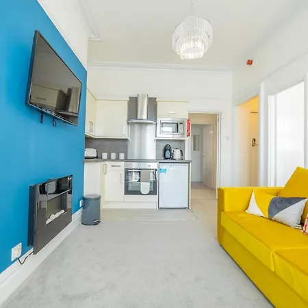 Charles Alexander Short Stay - Highcliffe Apartments Cleveleys Buitenkant foto