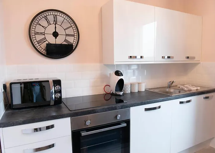 Charles Alexander Short Stay - Highcliffe Apartments